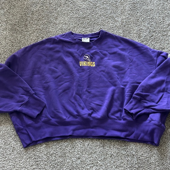 Nike Women's Minnesota Vikings Cropped Crewneck Sweatshirt XL - Picture 1 of 4